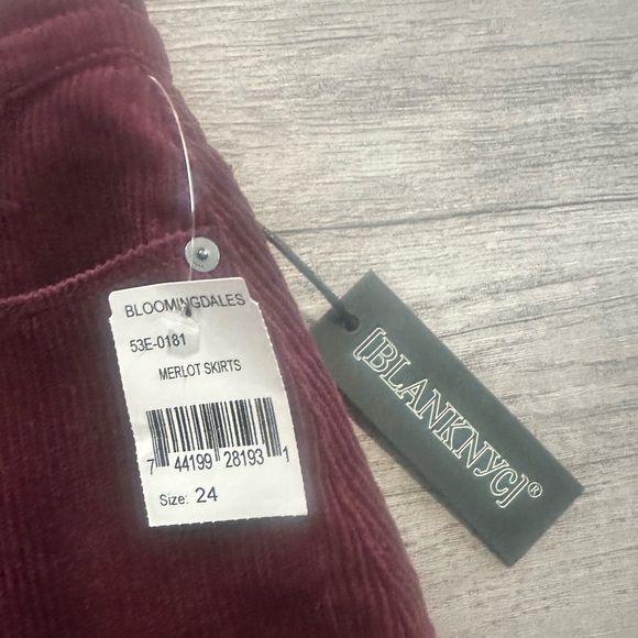 Blank NYC Bloomingdale’s Maroon Ribbed Corduroy Skirt Size 24 - Picture 2 of 8